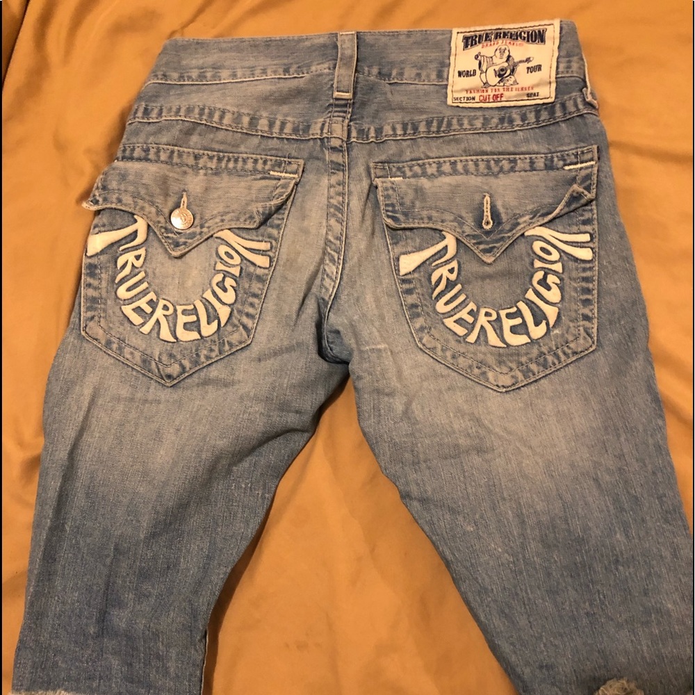 TRUE RELIGION CUT OFF SHORTS 1